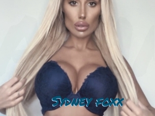 Sydney_foxx